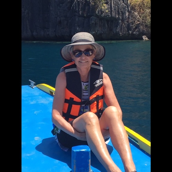 Meet your Posher, Paulette - Picture 2 of 2